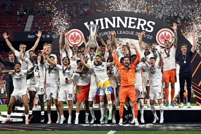 L'Eintracht triomphe ! Les "Aigles" planent sur l'Europe remportant l'Europa League !