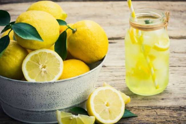 Voici les bienfaits de l’eau citronnée
