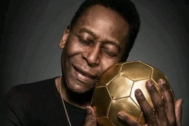 Légende au palmarès inégal, Pelé, le "Roi" du football !