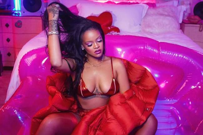 Rihanna présente le cadeau de la Saint-Valentin 2020